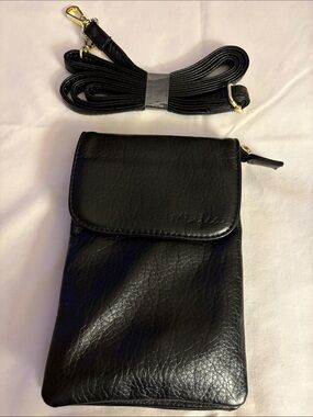 Black Crossbody Bag with Adjustable Strap. Made by Minicat.